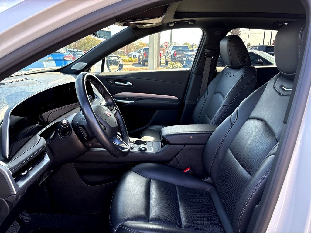2024 Cadillac XT4 Premium Luxury