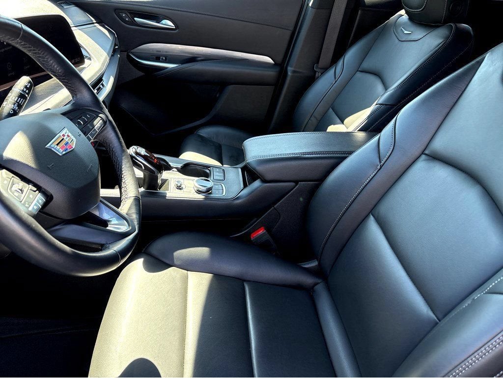2025 Cadillac XT4 Premium Luxury