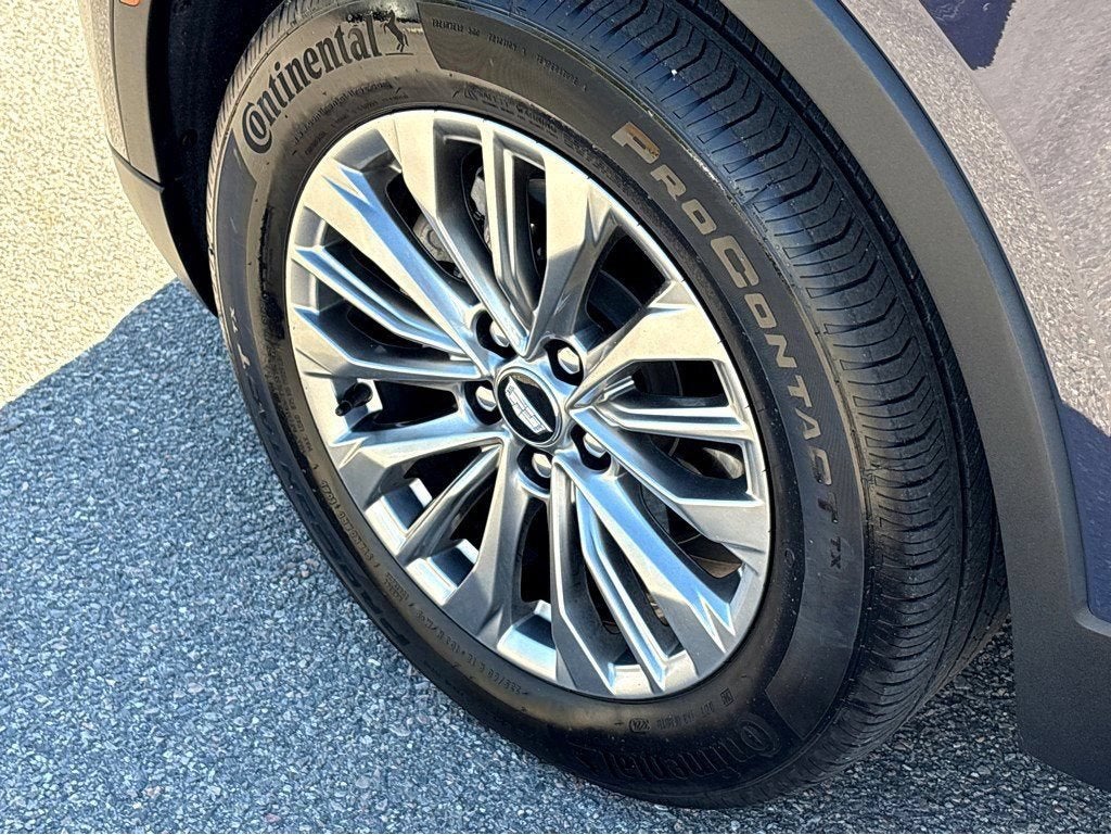 2025 Cadillac XT4 Premium Luxury