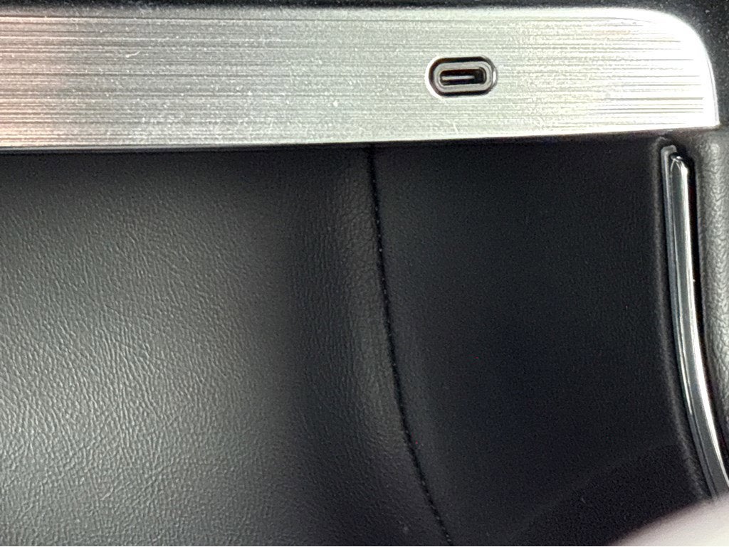 2025 Cadillac LYRIQ Luxury 2