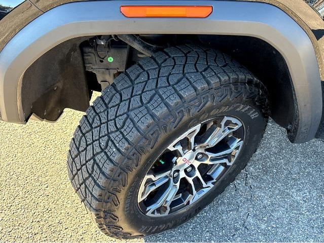 2023 GMC Canyon AT4