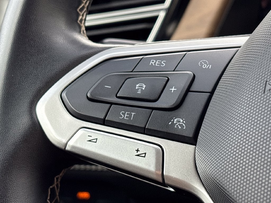 2025 Volkswagen Atlas Base