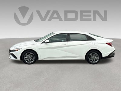 2024 Hyundai ELANTRA Base