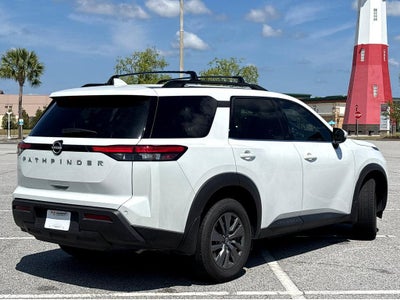 2025 Nissan Pathfinder SV