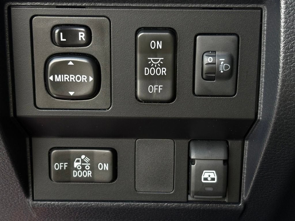 2017 Toyota Tundra 2WD SR5