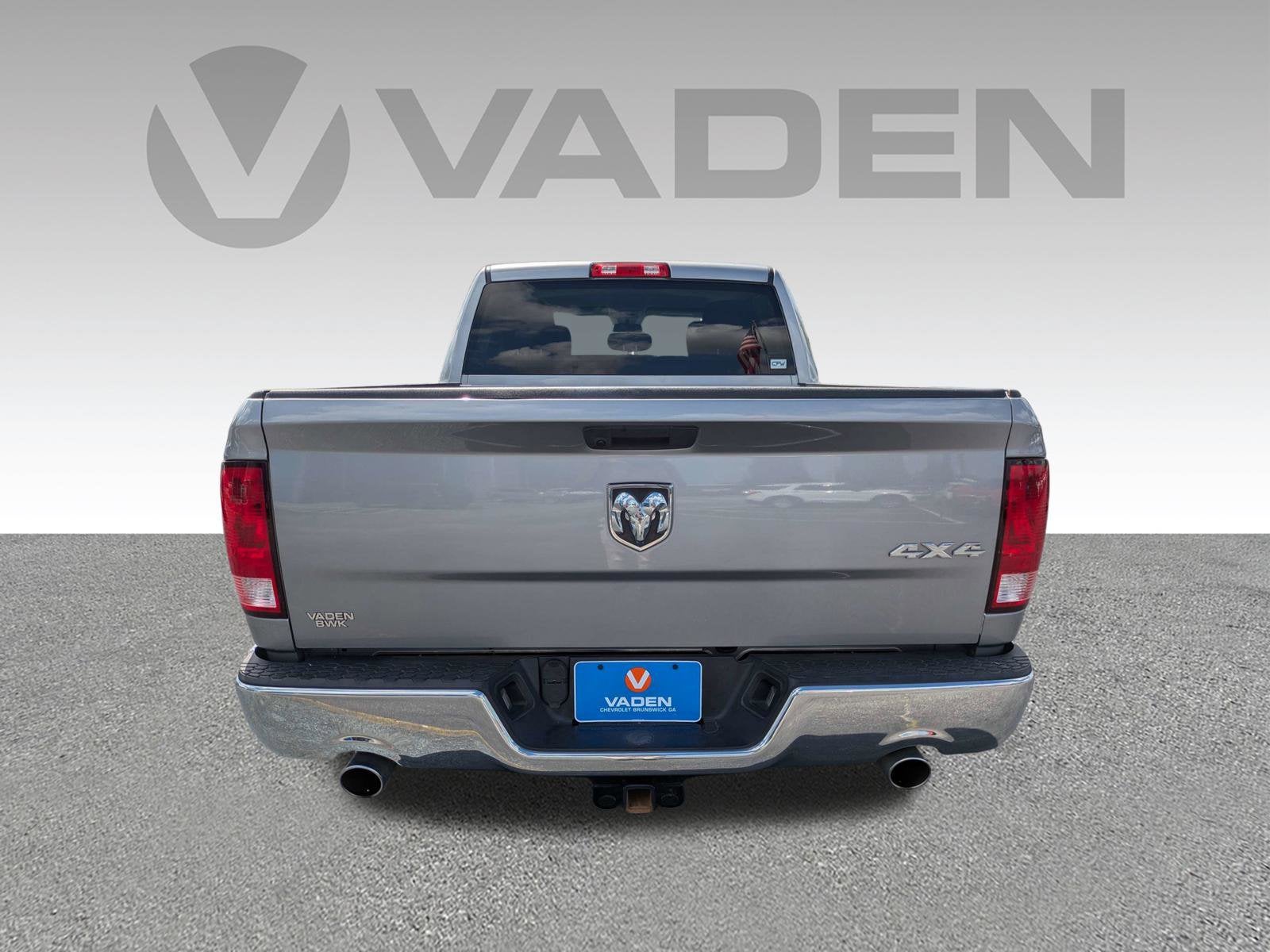 2022 RAM 1500 Classic Tradesman Crew Cab 4x4 5'7" Box