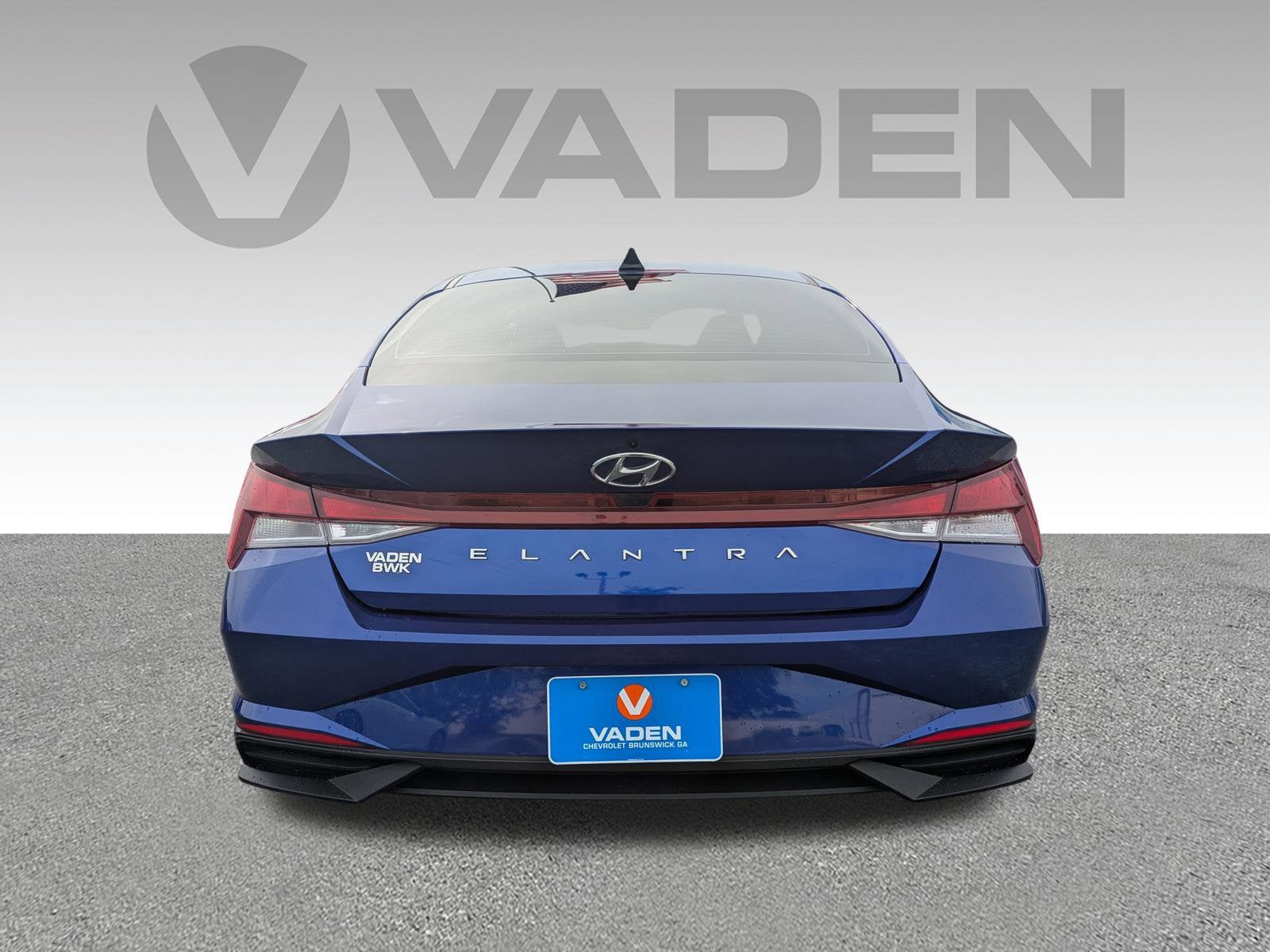 2023 Hyundai ELANTRA SE
