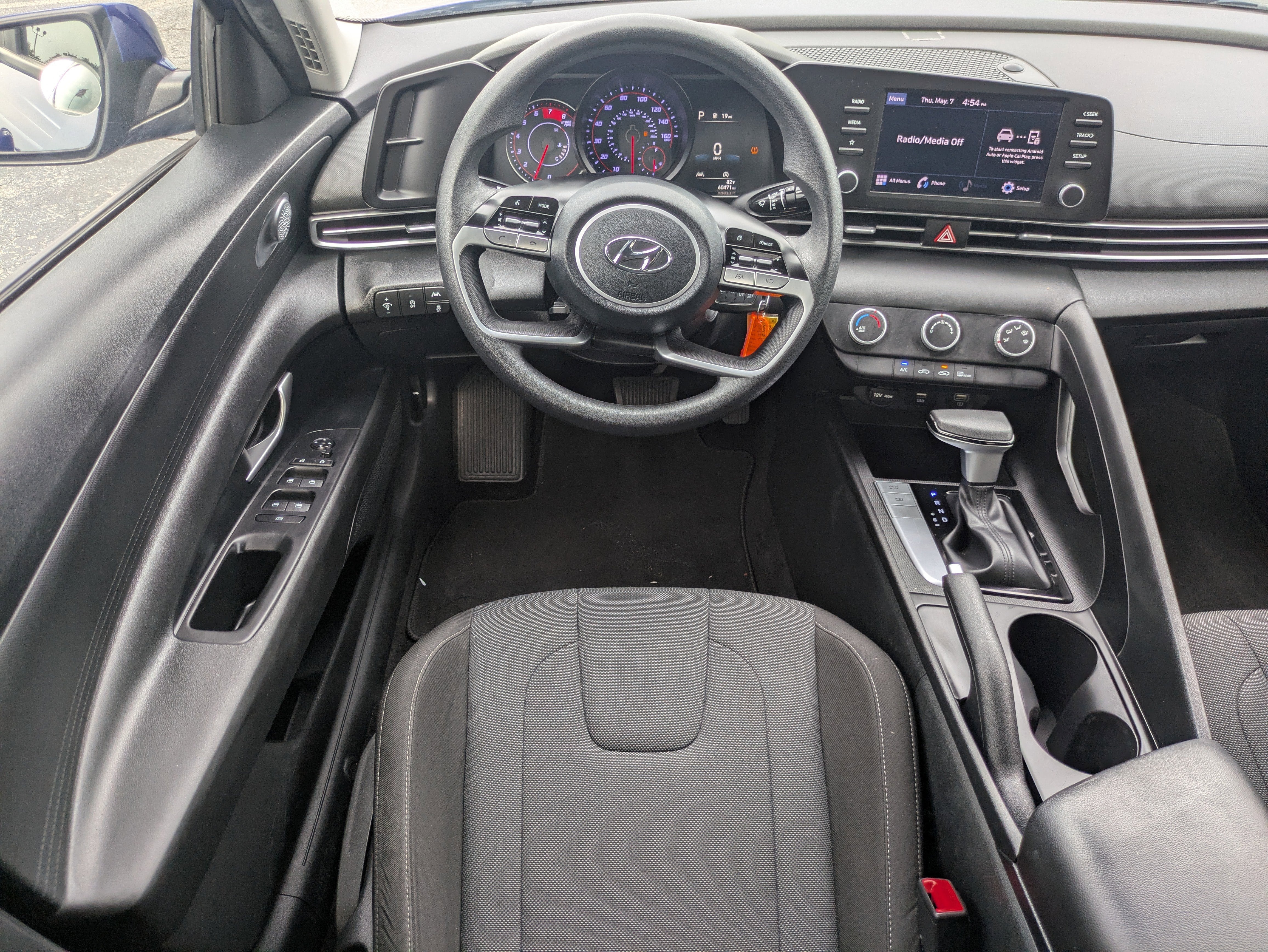 2023 Hyundai ELANTRA SE