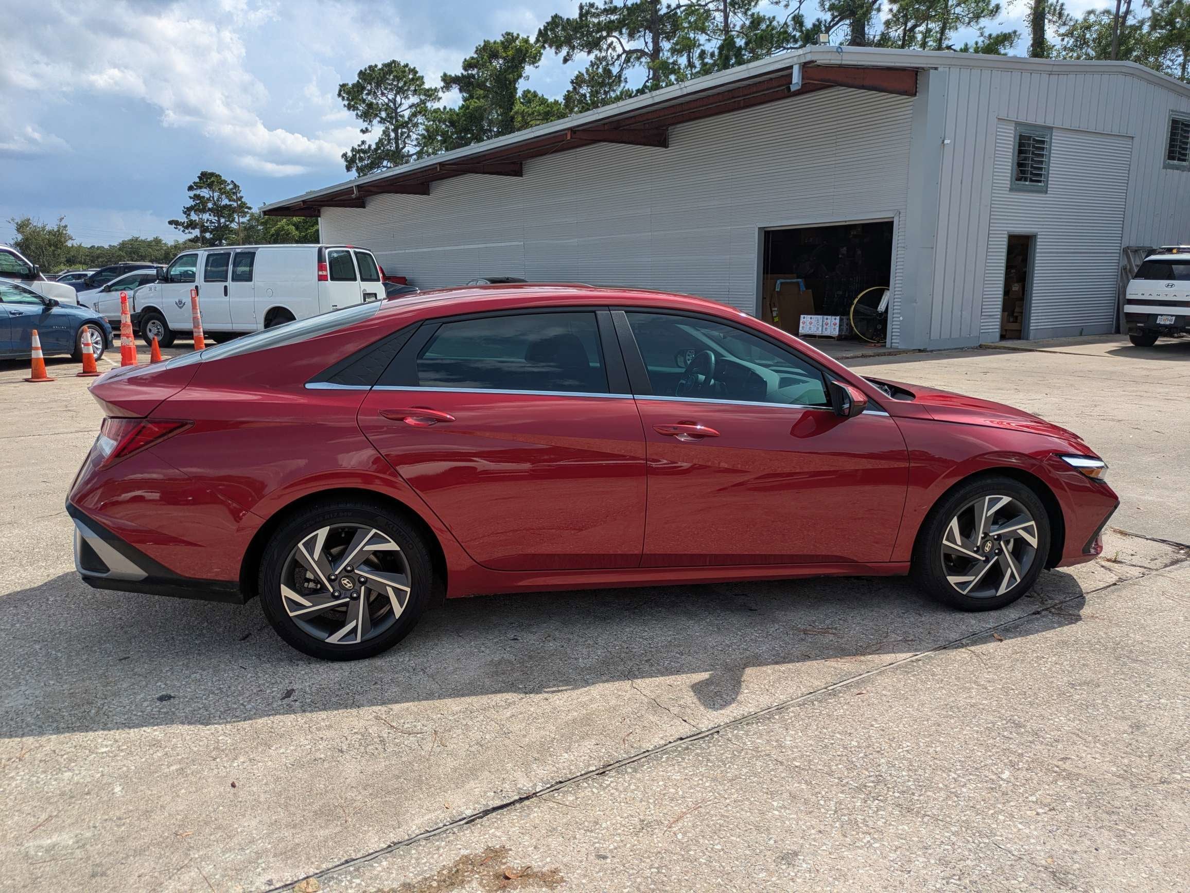 2024 Hyundai ELANTRA SEL