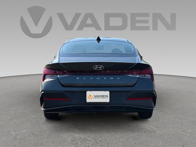 2024 Hyundai ELANTRA SE