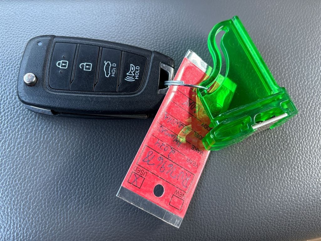 2024 Hyundai ELANTRA SE