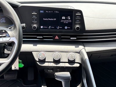 2025 Hyundai ELANTRA SE