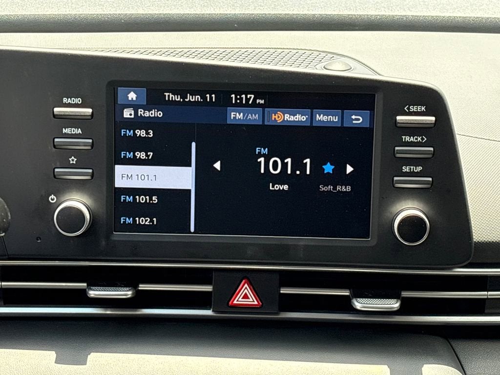 2025 Hyundai ELANTRA SE