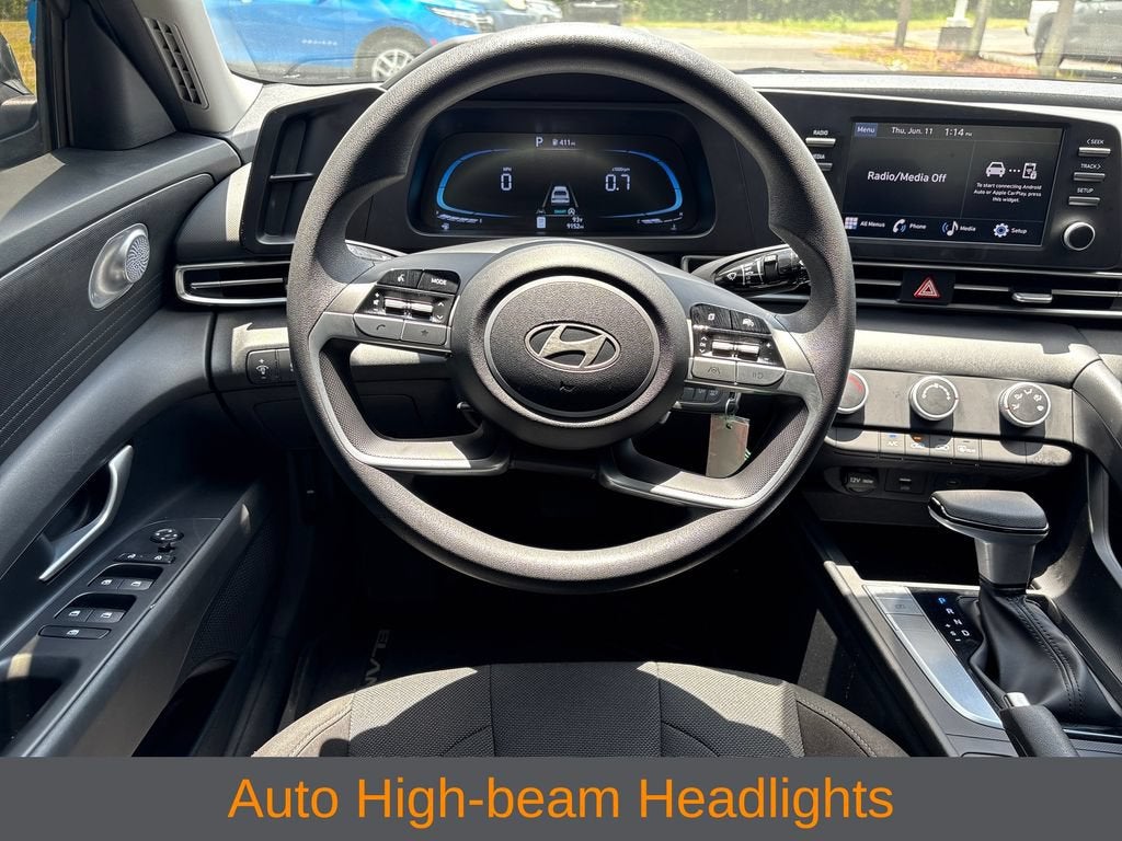 2025 Hyundai ELANTRA SE